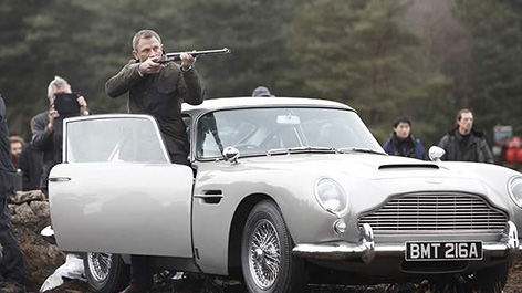 daniel craig barbour aston martin skyfall