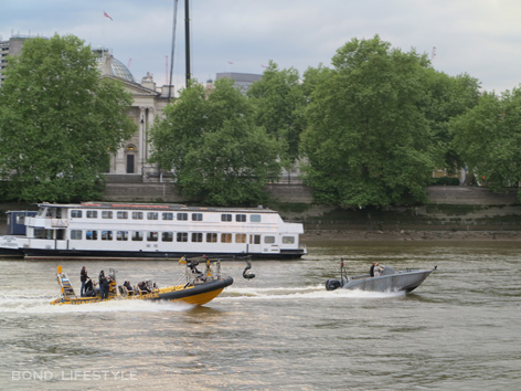 spectre filming thames