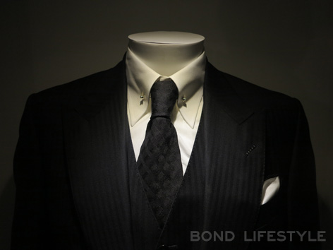 Bond in Motion Tom Ford WIndsor three piece suit SPECTRE