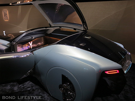 Rolls-Royce Vision Next 100 103EX Roundhouse screen interior