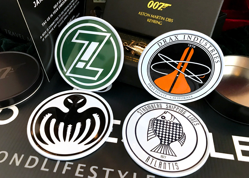 172104-abox-james-bond-collectors-box-coasters.jpg