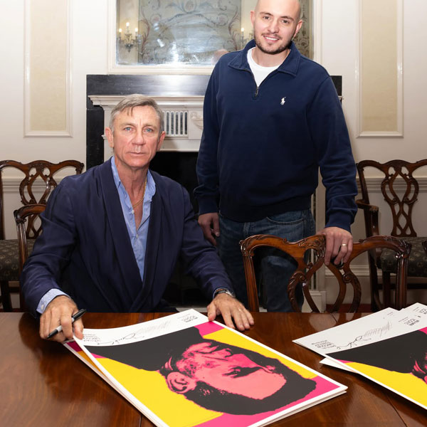 Daniel Craig signs Lincoln Townley scren prints