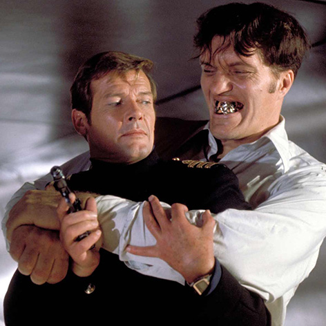 richard kiel james bond roger moore