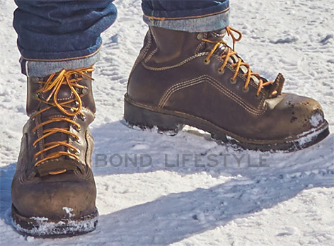 Daniel Craig's boots Solden