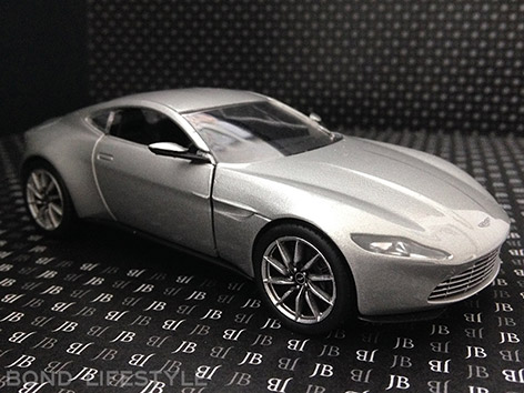 Aston Martin - V8 James Bond - Corgi - 1/36 - Voiture miniature