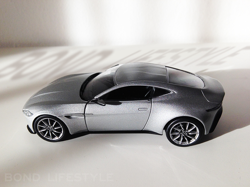 Aston Martin - V8 James Bond - Corgi - 1/36 - Voiture miniature