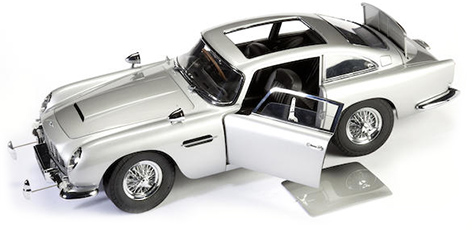 aston martin db5 1:8 scale model