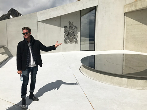 007 Elements solden gaislachkogl james bond plaza neil callow