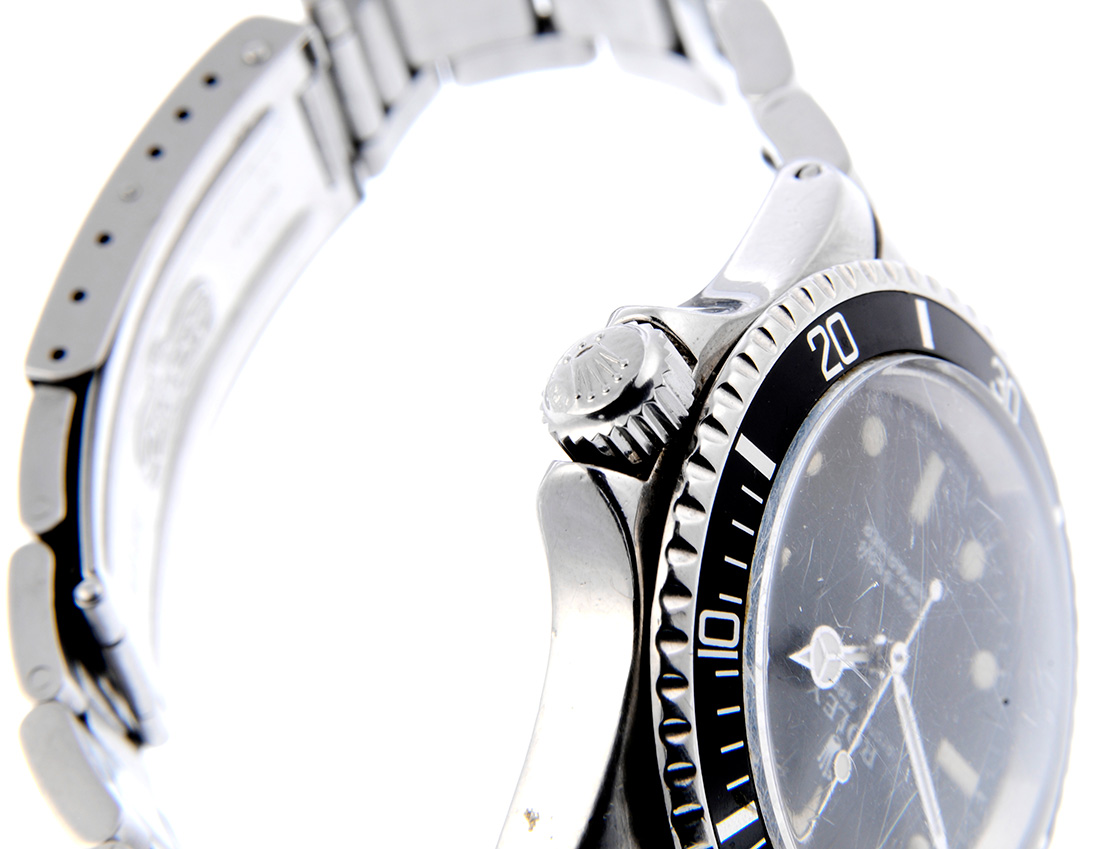 Licence to kill watch clearance