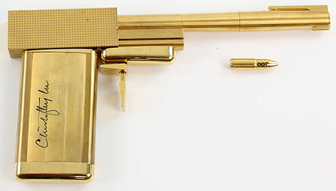 SD Studios Golden Gun with Christopher Lee signature autograph