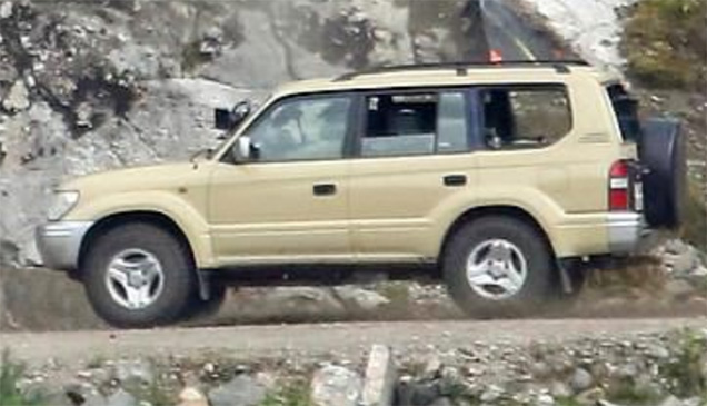 Toyota Land Cruiser 100 series BOND 25