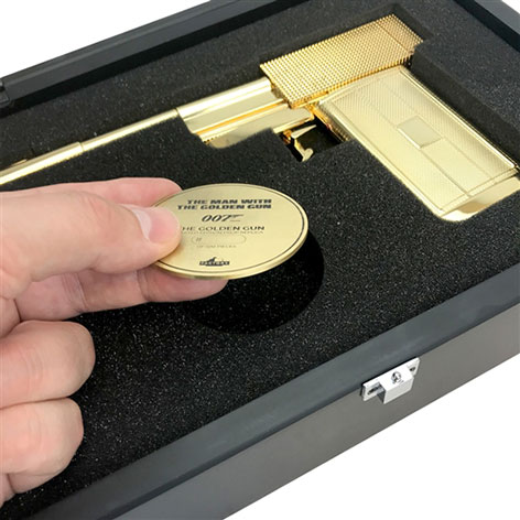 Factory Entertainment Golden Gun prop replica case 1 limited number plaque