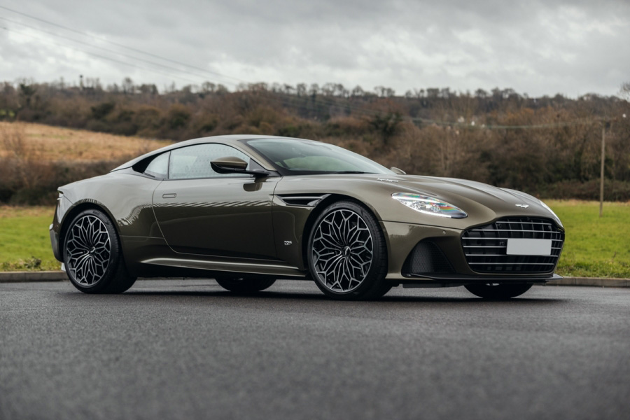 Limited Edition 2019 Aston Martin Dbs Superleggera Ohmss On Auction At Silverstone Auctions Bond Lifestyle