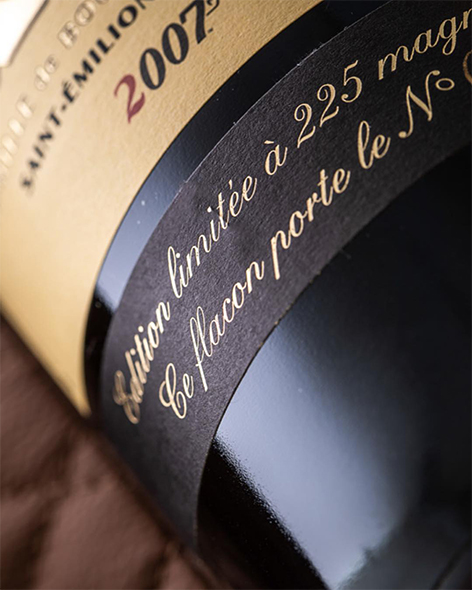 chateau angelus 2007 james bond 007 wine label close