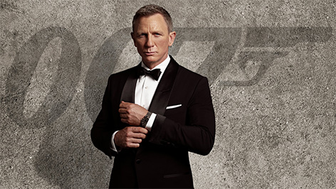 Daniel Craig as James Bond in new Omega Seamaster 300M promotional ...