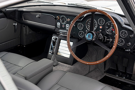 Aston Martin DB5 Goldfinger Continuation interior