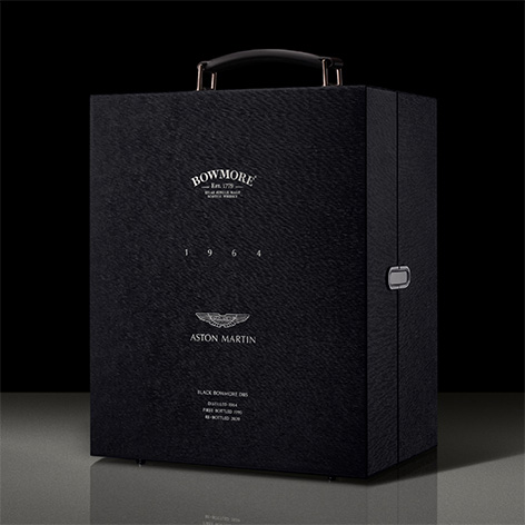 Aston Martin Black Bowmore DB5 1964 whisky case closed