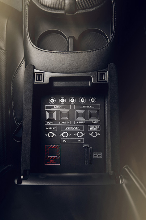 Aston Martin Vantage 007 Edition panel gadgets