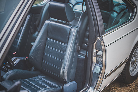 Sean Connery BMW CSI635 interior pacific blue