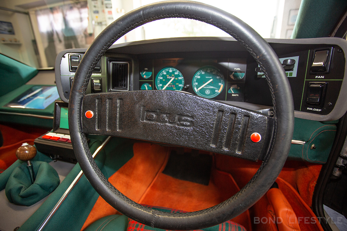 Lotus Esprit The Spy Who Loved Me interior steering wheel buttons