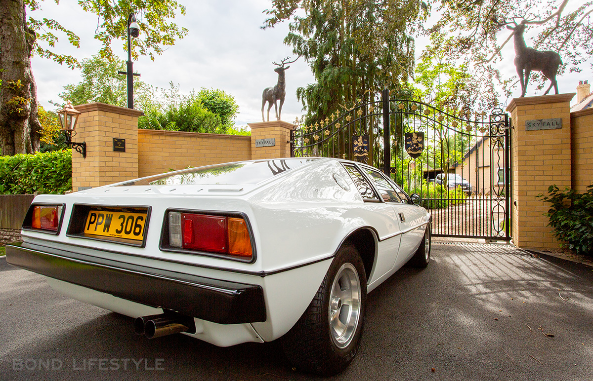 Lotus Esprit The Spy Who Loved Me rear licence plate skyfall gate 2