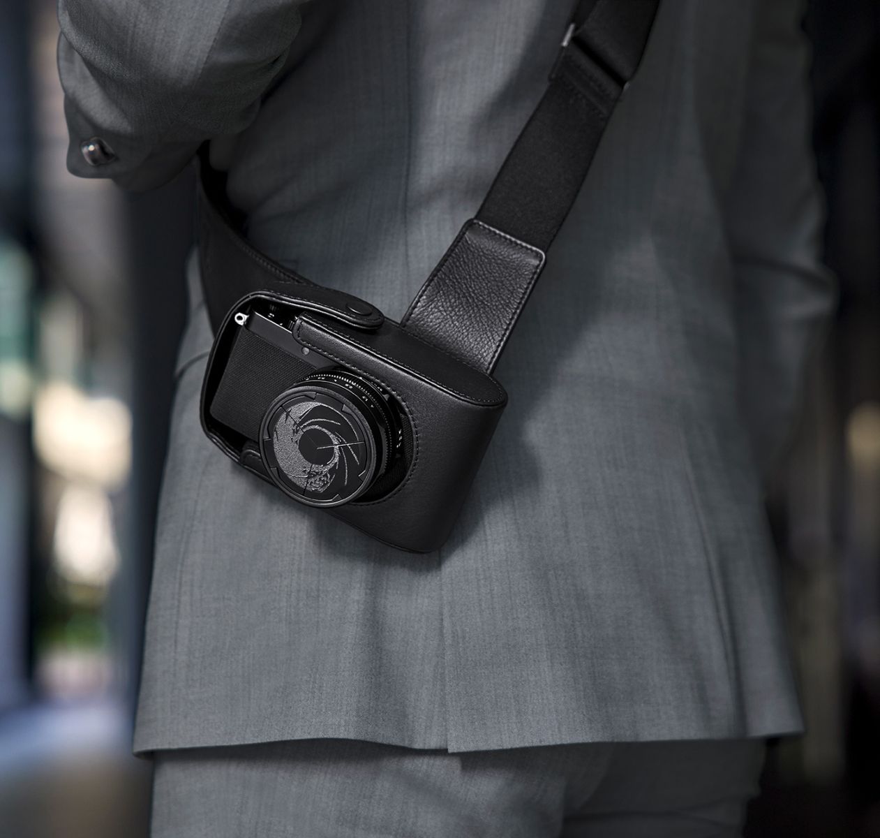 Leica D-Lux 7 Now Available in Black