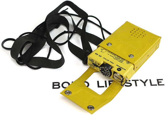 photo © Bond Lifestyle Barryvox Autophon VS 68 transceiver