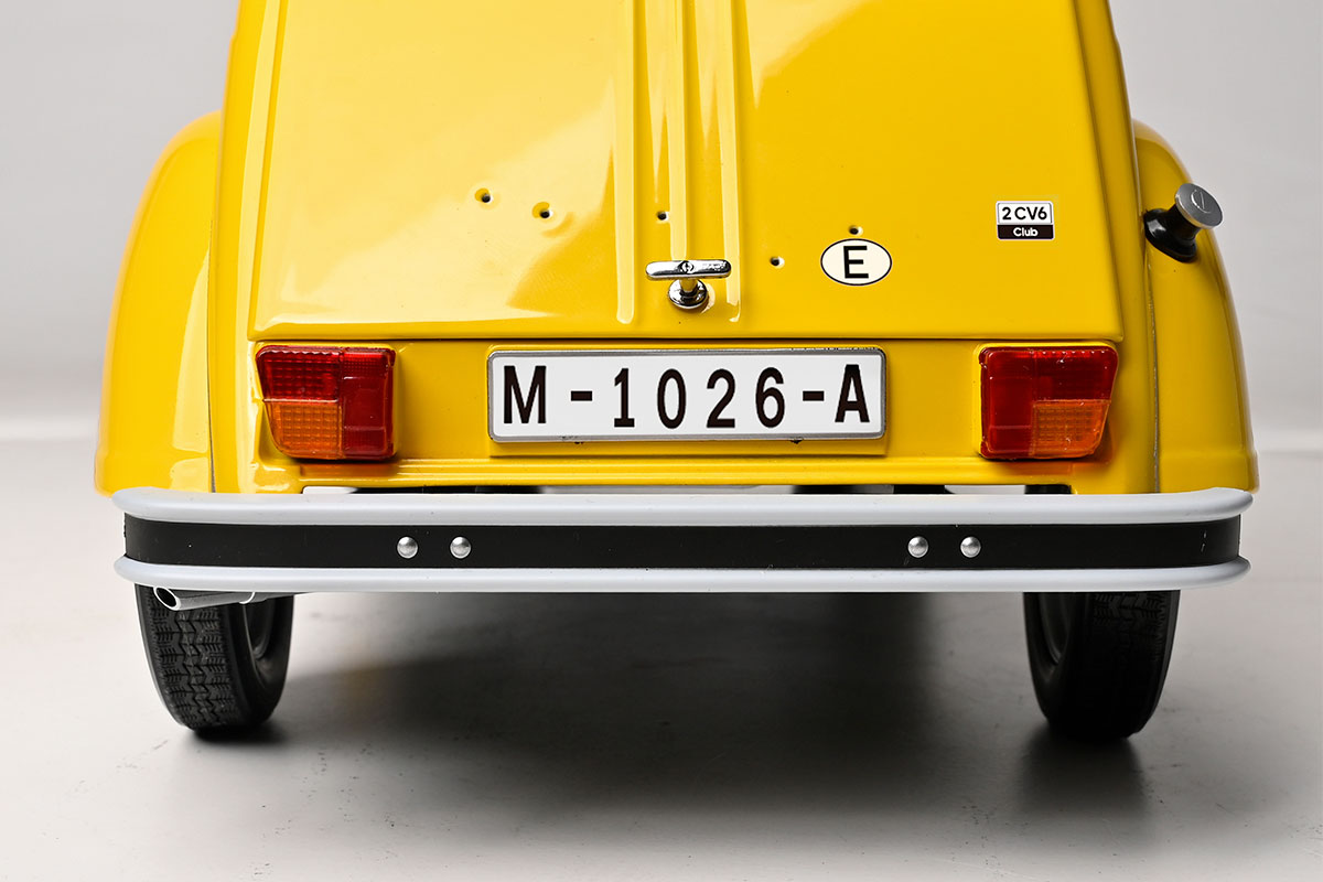 Agora Models unveils For Your Eyes Only Citroën 2CV 1 8 scale bullet hole back