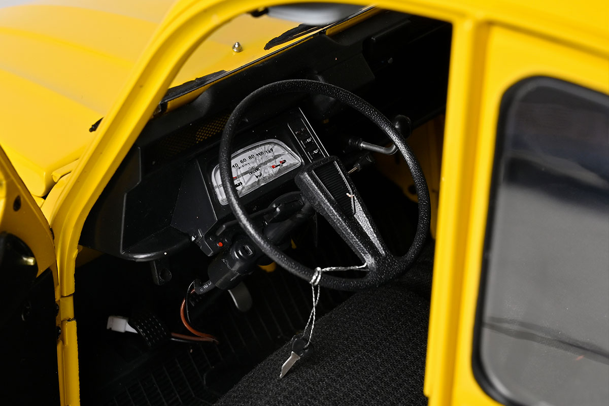 Agora Models unveils For Your Eyes Only Citroën 2CV 1 8 scale interior dashboard