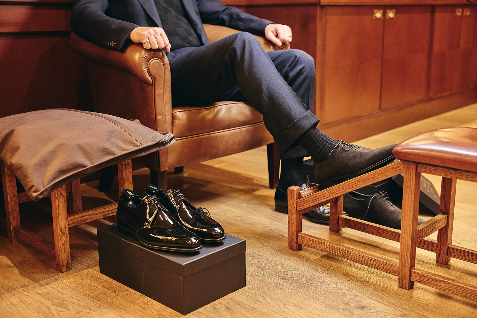 Crockett Jones Alex in Black Suede futting
