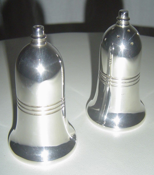 salt and pepper shaker in one