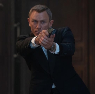 James Bond uses a SIG Sauer P226 in the Cuba scenes of No Time To Die.